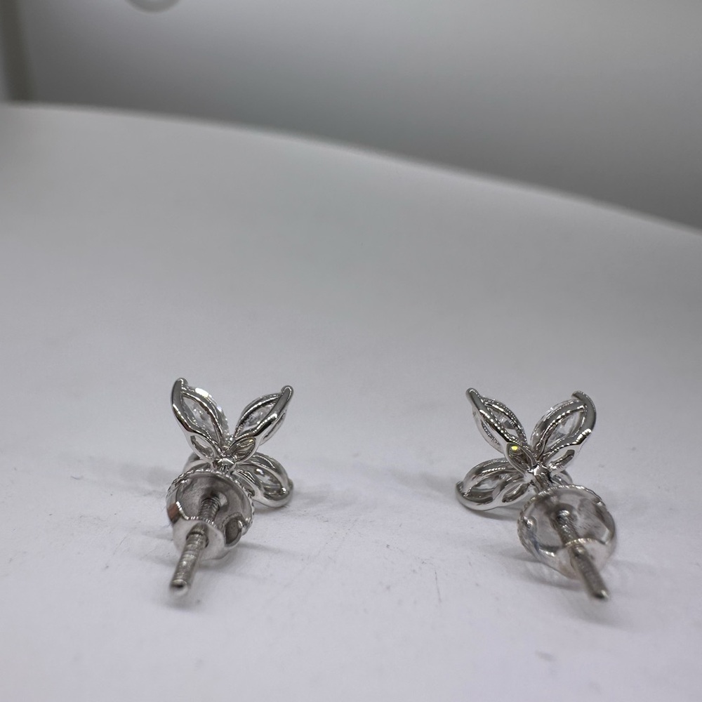 1 carat marquise diamond flower stud earrings white gold - Picture 6 of 7